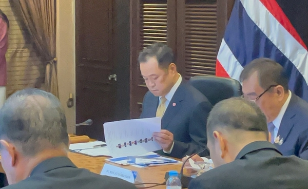 "อนุทิน" ยกทีมเศรษฐกิจ หารือสภาหอการค้าไทย รับฟัง 7 ข้อเสนอฟื้นเศรษฐกิจ