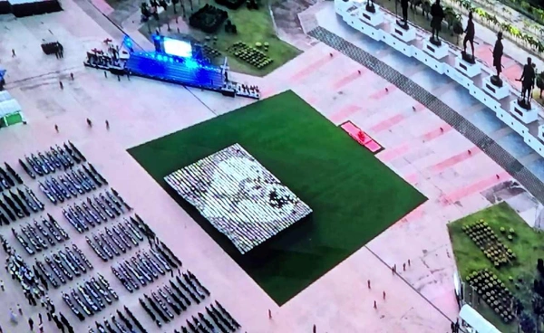 "ทำดีด้วยหัวใจ"นายสิบ1,500 นาย แปรอักษรถวายอาลัย"พระพันปีหลวง" | เรื่องดีดีทั่วไทย | 3-12-68