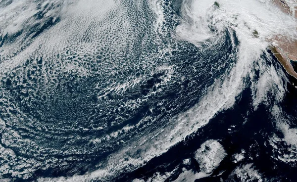 โลกร้อนเร่งพายุ–ฝนถล่ม แม่น้ำในบรรยากาศขยายตัว ไทยเสี่ยงเจอฝน 200 มม./วัน