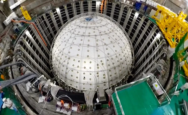 ศูนย์ “JUNO” เปิดครื่องตรวจจับอนุภาคผี “นิวทริโน” เริ่มแล้วในจีน