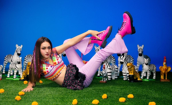 ม่วนจอยเวอร์ LAILA สาวลูกทุ่งขาแดนซ์จาก TAKHLI GANG ชวนสายมูเต้นแบบจัดเต็มกับ “เทพท้อ”