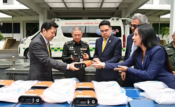 ซีพีส่งมอบเครื่องช่วยหายใจเล็กที่สุดในโลกและรถพยาบาลอัจฉริยะ มูลค่า 10 ล้านบาท เสริมศักยภาพการแพทย์พื้นที่ชายแดน