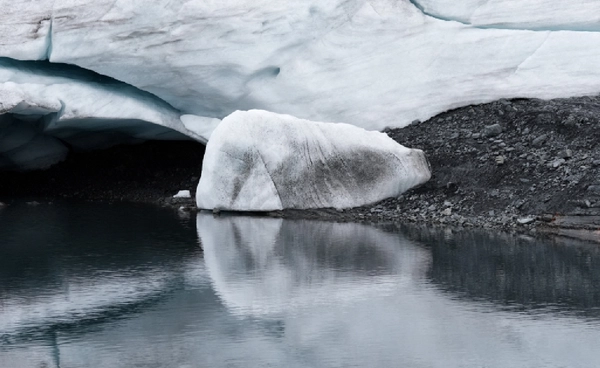 ศตวรรษแห่งการละลาย  อีก 100 ปีข้างหน้า  อาจไม่เหลือธารน้ำแข็งบนโลก