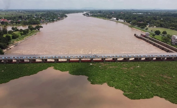"เขื่อนเจ้าพระยา" เตรียมพร้อมรับน้ำเหนือ 4 ตำบล จ.ชัยนาท ท่วมแล้ว 100 หลังคา