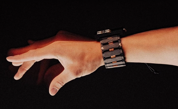 “Meta” ทำ “กำไลข้อมือ AI” เปลี่ยนการเคลื่อนไหวคุมอุปกรณ์ไฮเทค