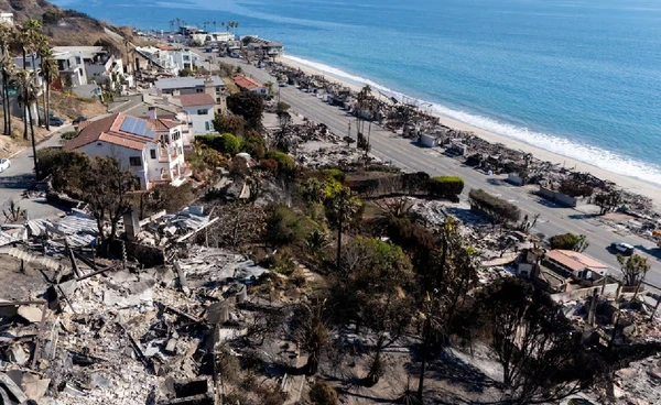 อสังหาฯ ทั่วโลกสั่นสะเทือน  ราคาบ้านร่วง  เพราะภัยโลกร้อนไล่บี้