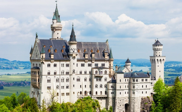 "ปราสาทนอยชวานสไตน์" แคว้นบาวาเรีย ได้รับสถานะมรดกโลก
