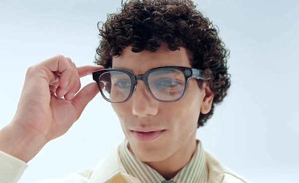 เปิดตัว "แว่นตา" ใช้จ่ายเงินได้ครั้งแรกของโลก โดย Alipay+ ในฮ่องกง (AlipayHK)