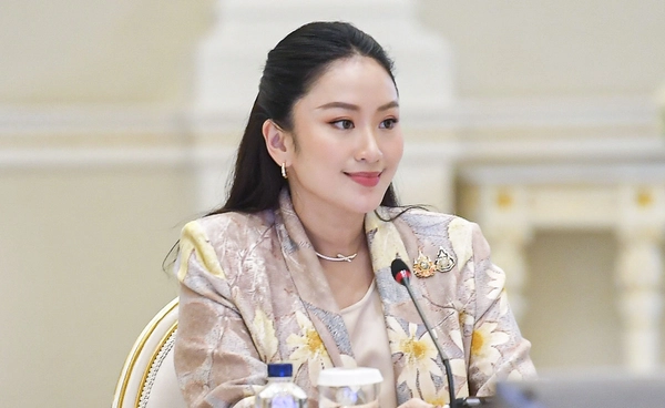 นายกฯ แสดงความยินดี  “โอปอล-สุชาตา” และ “วิว-กุลวุฒิ” สร้างความภูมิใจให้คนไทยทั้งประเทศ 