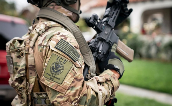 สหรัฐฯ ไล่ล่าผู้อพยพผิดกฎหมายครั้งใหญ่ในเมืองชาร์ล็อตต์