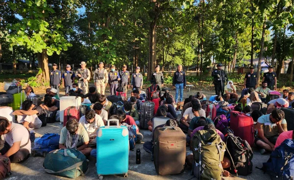 ต่างชาติหลักพันลอบเข้าไทย เกิดอะไรขึ้นที่แม่สอด ทหารเมียนมาปฏิบัติการอะไรที่ศูนย์สแกม ?