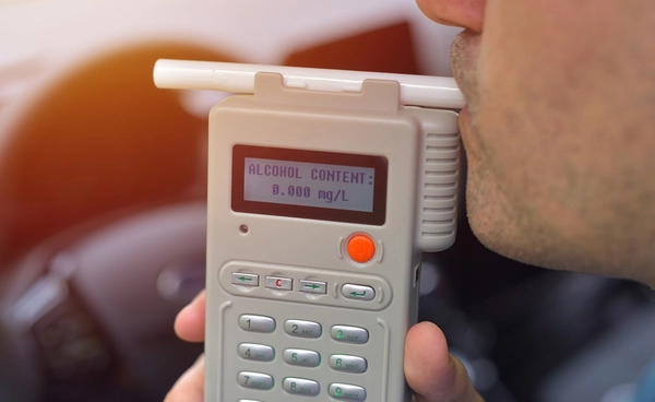 เตือน! “ปฏิเสธเป่าวัดแอลกอฮอล์” ตามกฎหมายสันนิษฐานทันทีว่า “เมาแล้วขับ” 