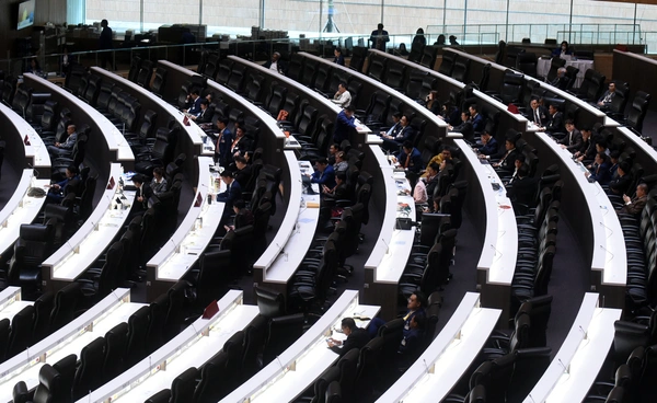 วิปวุฒิสภาชี้สัปดาห์นี้ชี้ชะตา นายกฯ ใหม่หรือยุบสภา