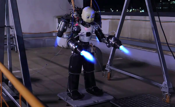 วิศวกรอิตาลีพัฒนาหุ่นยนต์ฮิวแมนนอยด์ติดเจ็ตแพ็ค "iRonCub3" บินได้จริงครั้งแรก