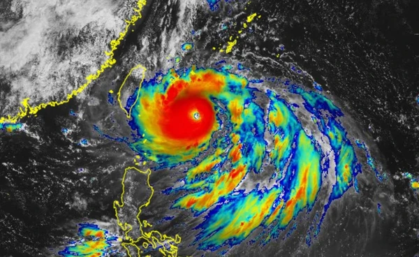 อัปเดตเส้นทางล่าสุด “พายุคัลแมกี” เปิดรายชื่อจังหวัด "ฝนตกหนัก" 8-9 พ.ย.