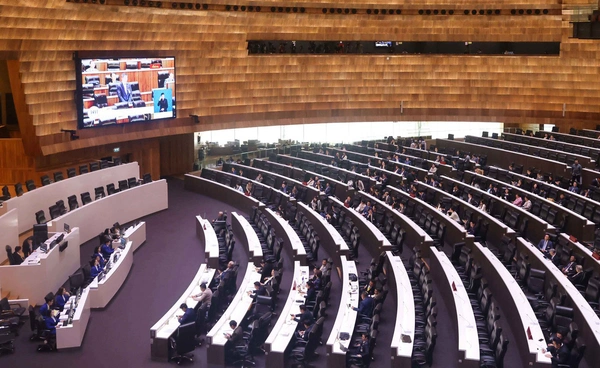 ทำไม การเลือกนายกรัฐมนตรีต้อง 'ขานชื่อ' แบบเปิดเผย?