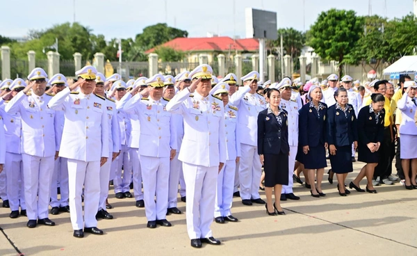 นายกฯ นำคณะรัฐมนตรีวางพวงมาลา เนื่องในวันปิยมหาราช