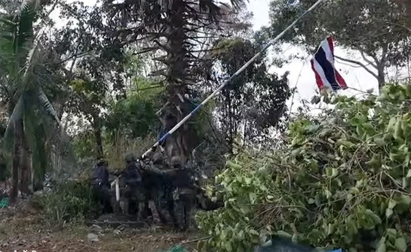 นาวิกโยธินยึดคืนพื้นที่บ้านสามหลังตราด ปักธงชาติไทยสำเร็จ 