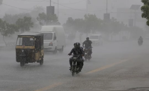 ปากีสถานเจอ “เมฆระเบิด” ทำน้ำท่วมฉับพลัน-ดินถล่ม ผู้เสียชีวิตพุ่งเกือบ 700 ราย