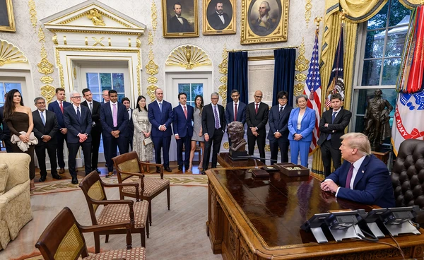 ทรัมป์ผนึกผู้นำเทคโนโลยีผลักดันสหรัฐฯ สู่ผู้นำ AI โลก พร้อมการลงทุนมหาศาลและนโยบายหนุนนวัตกรรม