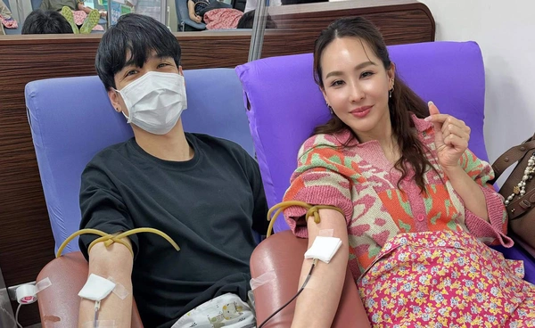 นุ้ย สุจิรา-นิกกี้ ณฉัตร บริจาคเลือด สภากาชาดไทย ขอให้ทุกคนปลอดภัยเหตุปะทะ ไทยกัมพูชา