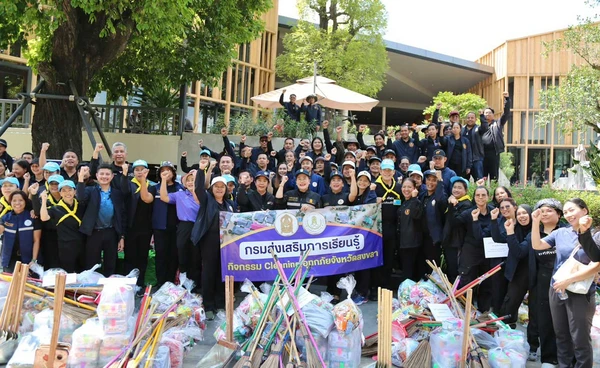 จัดกำลัง “สกร.จิตอาสาฯ – สกร.ร่วมใจพัฒนา” ร่วม Kick Off ฟื้นฟูเมืองหาดใหญ่