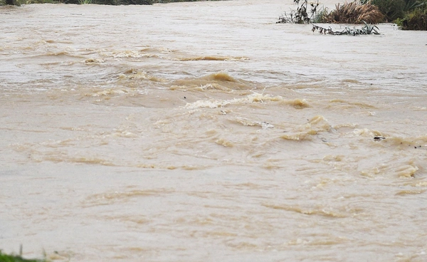 เช็กด่วน! เตือน 52 จังหวัดเฝ้าระวังน้ำท่วมฉับพลัน-น้ำป่าหลาก-ดินโคลนถล่ม-น้ำท่วมขัง