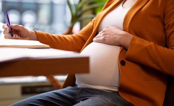 เริ่มวันนี้! กฎหมายแรงงานใหม่เพิ่ม “ลาคลอด 120 วัน–ลาพ่อ 15 วัน” หนุนสมดุลครอบครัวไทย