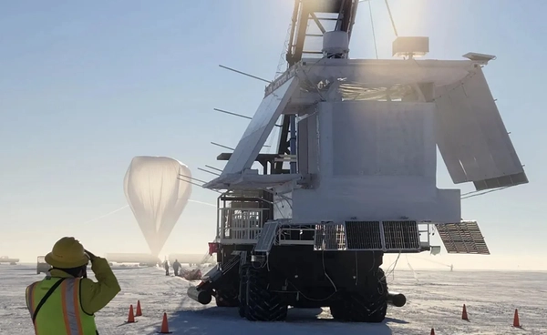 NASA ปล่อยบอลลูนเหนือทวีปแอนตาร์กติกามุ่งเป้าไขความลับ "สสารมืด" ในจักรวาล