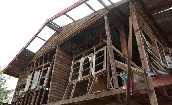 รัฐบาลเดินหน้าเร่งซ่อมแซมอาคารบ้านเรือนเสียหายจากเหตุปะทะชายแดนไทย-กัมพูชา 