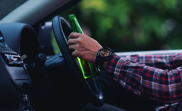 เมาแต่ไม่เป่าแอลกอฮอล์ ผิดกฎหมายทันที เสี่ยงโทษหนัก