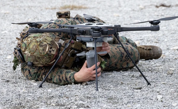 กลาโหมอเมริกาปลดล็อกกฎหมาย ทำให้โดรนกลายเป็นอุปกรณ์ประจำกายทหารสหรัฐฯ ทั่วโลก