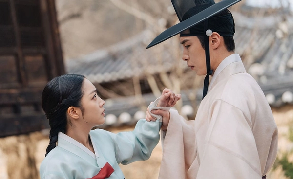 เตรียมชม “Dear Hongrang” ซีรีส์โรแมนติกย้อนยุค อีแจอุค vs โจโบอา