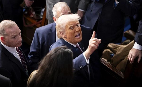 "ทรัมป์" สั่งปลด เจ้าหน้าที่รัฐ 4 พันคน ปมชัตดาวน์ยืดเยื้อ เริ่มกระทบเศรษฐกิจ