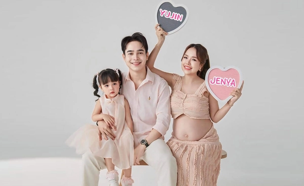 เจนนี่ รัชนก-ยิว ฉัตรมงคล ฉลองครบรอบแต่งงาน 4 ปี ตอนนี้เรามีกัน 4 คน