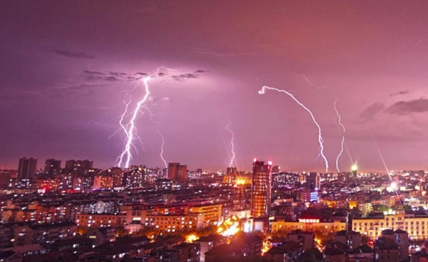 อุตุฯ เตือนเหนือ อีสาน ระวังฝนตกสะสม น้ำท่วมฉับพลัน 