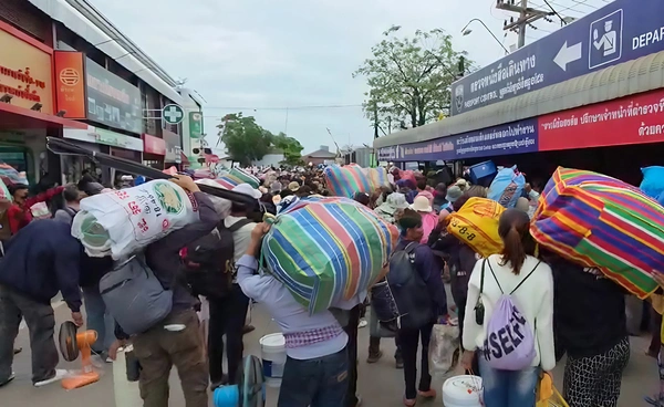 กองกำลังบูรพาเปิดด่านอนุโลมให้แรงงานกัมพูชากลับประเทศ หลังชายแดนตึงเครียด 