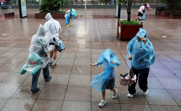 พายุ “ก๋อมัย” ถล่มจีน สั่งอพยพเกือบ 3 แสนคน