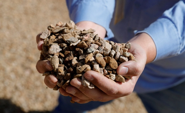 เตือนผลิตแร่หายาก  ภัยที่ซ่อนในเทคโนโลยีสะอาด  ผลิต 1 ตัน ทิ้งพิษ 2,000 ตัน