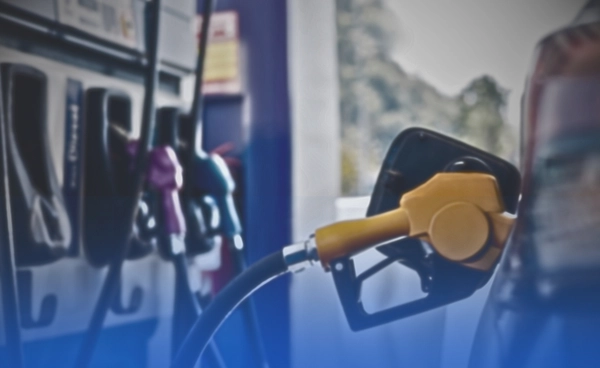 กบน.ลดเงินนำส่งเข้ากองทุนน้ำมันฯ ตรึงราคาหน้าปั๊ม ลดผลกระทบสู้รบตะวันออกกลาง