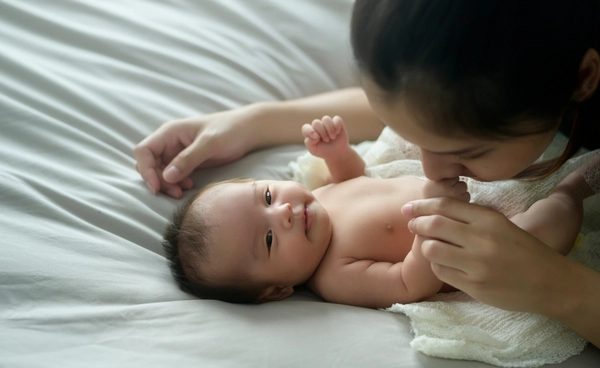 สิทธิลาคลอด สิทธิพ่อลาเลี้ยงดูบุตร ประเทศไหนมีสวัสดิการลาของแรงงานที่มีลูกอย่างไร