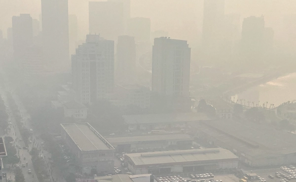 “ฮานอย” ค่าฝุ่นพุ่งสูง หมอกควันพิษคลุมเมือง 