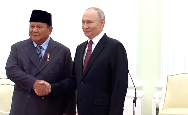 ปูตินหยอดคำหวาน สัมพันธ์ทหารอินโดนีเซียดี พร้อมช่วยด้านพลังงานนิวเคลียร์