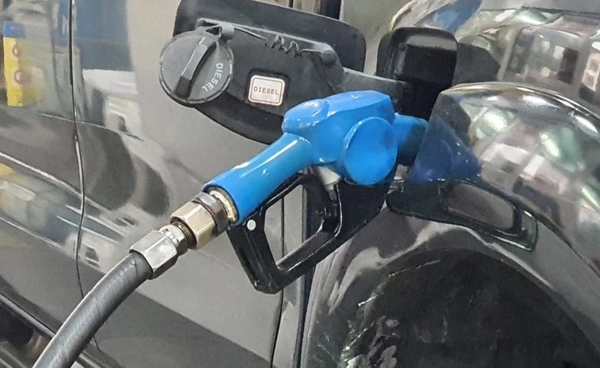 กบน. ตรึงราคาดีเซลรอบที่ 4 ลดเก็บเงินเข้ากองทุนน้ำมันฯ ลงอีก 65 สต./ลิตร