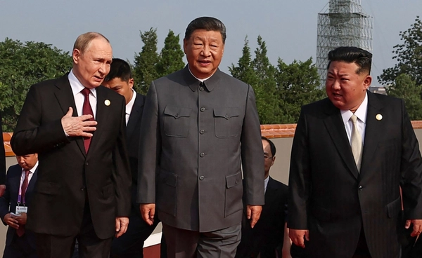 "สี จิ้นผิง-ปูติน" คุยเรื่องปลูกถ่ายอวัยวะและความเป็นอมตะ ระหว่างร่วมพิธีสวนสนาม จนเสียงหลุดออกสื่อ