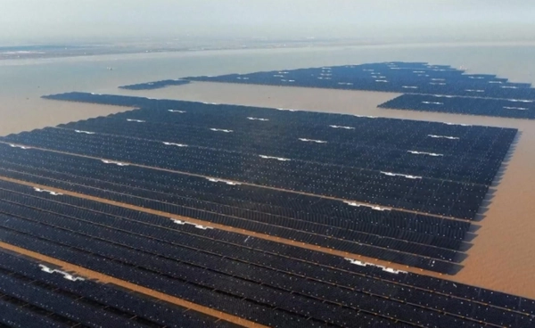 จีนเปิดเกม “พลังงานสะอาด”  โครงการโซลาร์เซลล์ใหญ่สุดในโลก  เดินเครื่องจ่ายไฟแล้ว!   