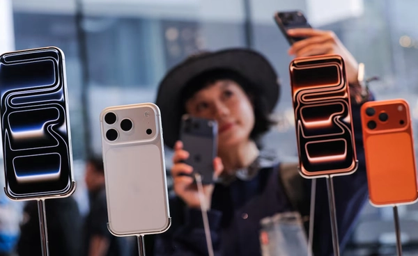 ใครได้ซื้อไอโฟน 17 คนแรกของโลก ?