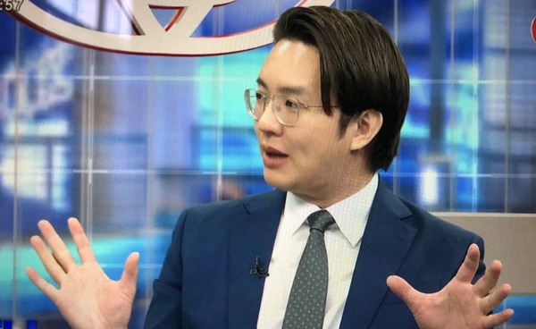 ประวัติ อ.วีรพัฒน์ ปริยวงศ์ นักกฎหมายอิสระ