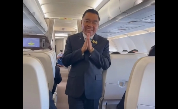 รมช.กห. ขอบคุณทีมไทยแลนด์บนเครื่องบิน บรรลุ 13 ข้อตกลงหย่าศึกกัมพูชา