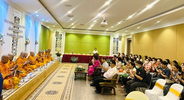 “ร่วมบุญ แบ่งปัน”มูลนิธิอนันตชัย จัดกิจกรรมทำบุญพร้อมร่วมแจกถุงยังชีพให้ประชาชน